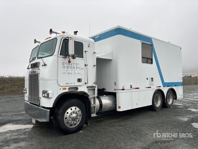 1996 Freightliner 6x4 Van Truck