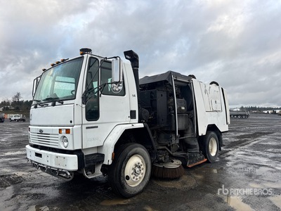 2001 Schwarze A8000 on 2002 Sterling SC8000 Sweeper Truck