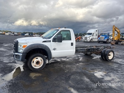 2011 Ford F-550 XL 4x2 الكابينة والهيكل
