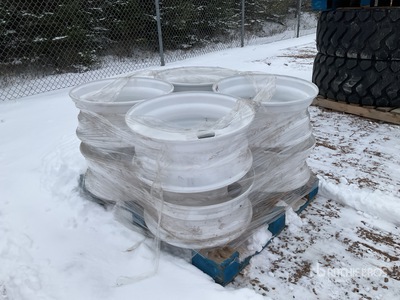 Quantity of (8) Steel Rims 22.5 10 bolt Ruote