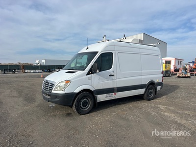 2010 Freightliner 2500 Sprinter バン