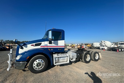 2018 Peterbilt 579 6x4 T/A Day Cab Truck Tractor