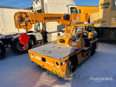 2005 Broderson IC-35-2D 8000 lb 4x4 Grúa de plataforma (Inoperable)