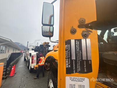 2005 International 7600 S/A Dump Truck