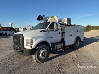 2019 Ford F-750 4x2 Service Truck