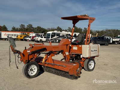 2013 Broce BB250C Self-Propelled Broom