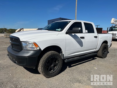 2020 Ram 1500 Classic 4x4 Crew Cab بيك اب