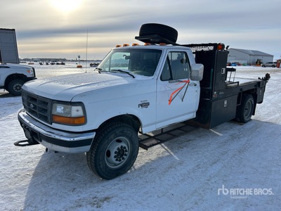 1996 Ford F Super Duty 4x2 Camion à Plateau (Inoperable)