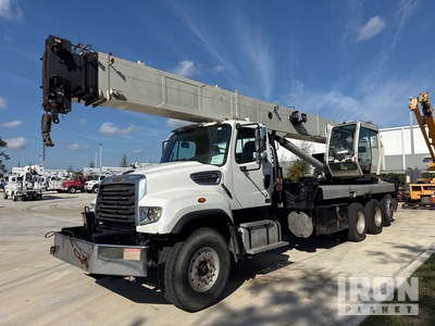 2015 Freightliner 114SD Boom Truck
