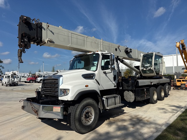 2015 Freightliner 114SD Boom Truck