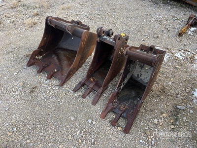Quantity of (3) Digging Excavator Bucket