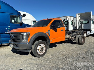 2018 Ford F-550 XL 4x2 الكابينة والهيكل