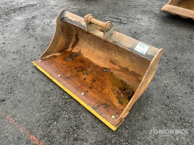 48 in Cleanup Godet d'excavatrice