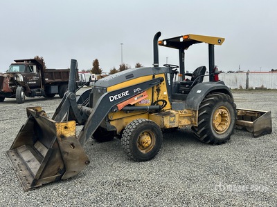 2017 John Deere 210LE 4x4 Pala gommata per cura del verde