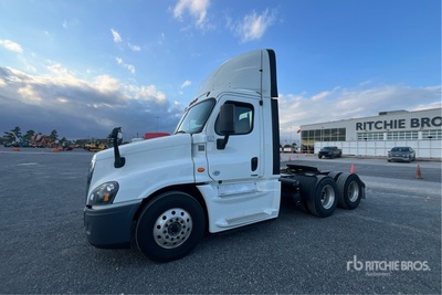 2019 Freightliner Cascadia 125 6x4 T/A Dagcabine Trekker