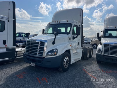 2019 Freightliner Cascadia 125 6x4 T/A Dagcabine Trekker