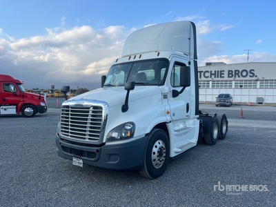 2019 Freightliner Cascadia 125 6x4 T/A Day Cab Truck Tractor