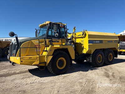 2020 Komatsu HM300-5 6000 gal 6x6 Camion-citerne à eau articulé