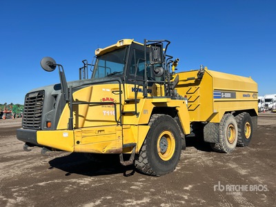 2020 Komatsu HM300-5 6000 gal 6x6 Articulated Water Truck