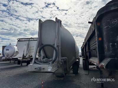 1989 J & L 600 cft S/A Pneumatic Bulk Trailer