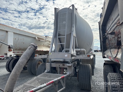1989 J & L 600 cft T/A Pneumatic Bulk Trailer