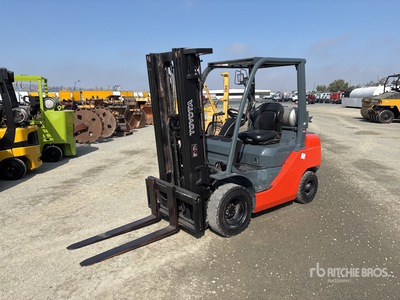 2013 Toyota 8FGU25 4500 lb Pneumatic Tire Forklift