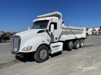 2015 Kenworth T680 8x4 Tri/A Dump Truck