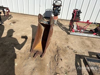 Cat 12 in Digging دلو حفارة