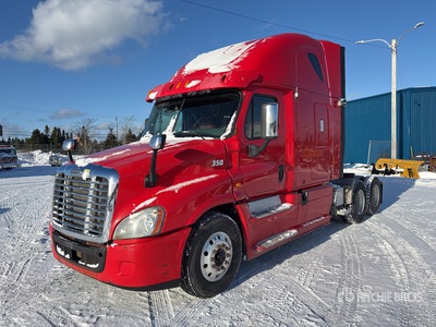 2013 Freightliner Cascadia 125 6x4 トラックトラクター（T/A）
