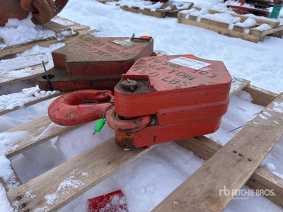 Quantity of (2) Diamond 4.2 Ton Crochet de charge