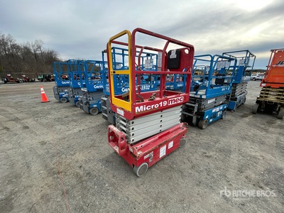 2019 MEC Micro 19 Electric Scissor Lift