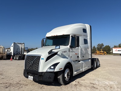 2019 Volvo VNL670 6x4 T/A Sleeper Truck Tractor