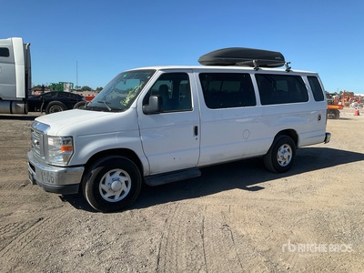 2011 Ford E-350 Fourgonnette de passagers