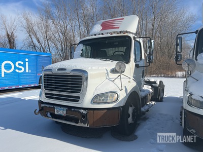 2017 Freightliner M2112 4x2 Day Cab Prime Mover