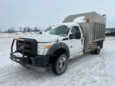 2011 Ford F-550 4x2 Hackschnitzel-Lkw (Inoperable)