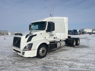 2016 Volvo VNL 6x4 Cabina con cuccetta per trattore stradale
