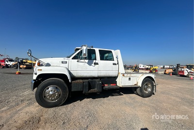 1999 GMC c7h042 4x2 Crew Cab Flatbed Truck