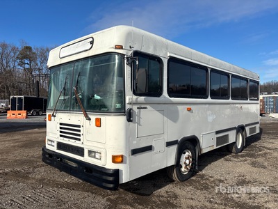 2000 BlueBird 4x2 26-Seat Autobús