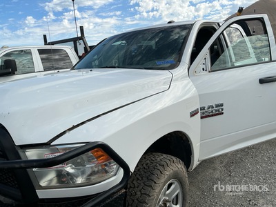 2018 Ram 3500 4x4 Crew Cab Ciężarówka z tłumikiem