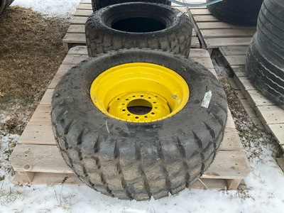 Quantity of (2) Galaxy 31x13.50-15 Équipements pour pneus (Unused)