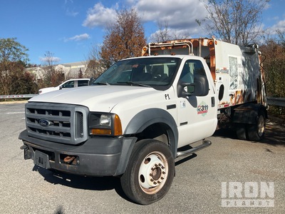2006 Ford F-550 XL 4x4 Rear Loader Waste Collection Truck