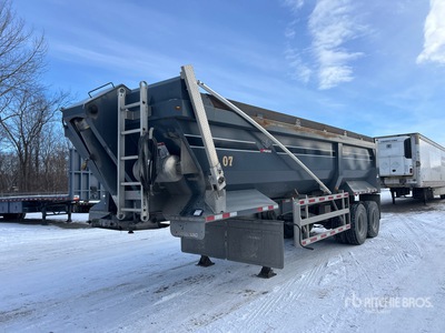 2021 Manac 26 ft T/A End Dump Trailer