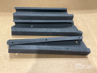(30) Oshkosh 4038663 Access Covers
