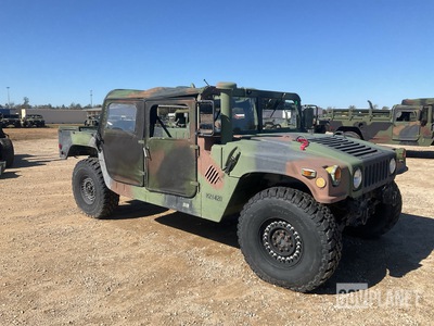 2002 AM General M1123 スポーツ多目的車 4 Door Soft Top w/Truck Body