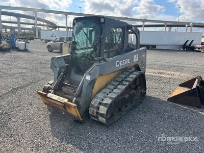 2011 John Deere 323D Chargeuse sur rails compacte (Inoperable)