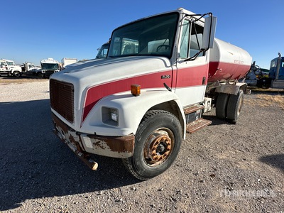 2000 Freightliner FL70 4x2 Water Truck (Inoperable)