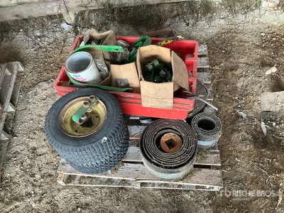 Quantity of John Deere Round Baler Supplies Divers - Magasin, entrepôt, consommateur