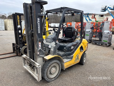 2018 Komatsu FG25T-16 4650 lb Pneumatic Tire Carretilla Elevadora