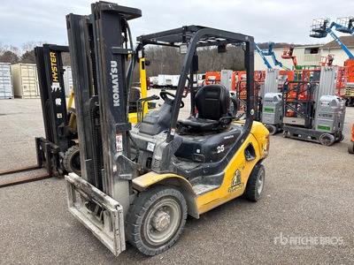 2018 Komatsu FG25T-16 4650 lb Pneumatic Tire Chariot Élévateur (Inoperable)