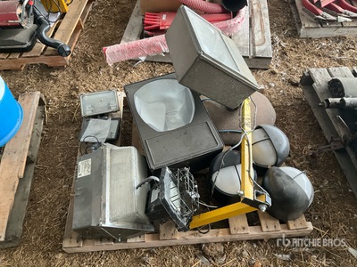 Quantity of Yard Lights Divers - Magasin, entrepôt, consommateur